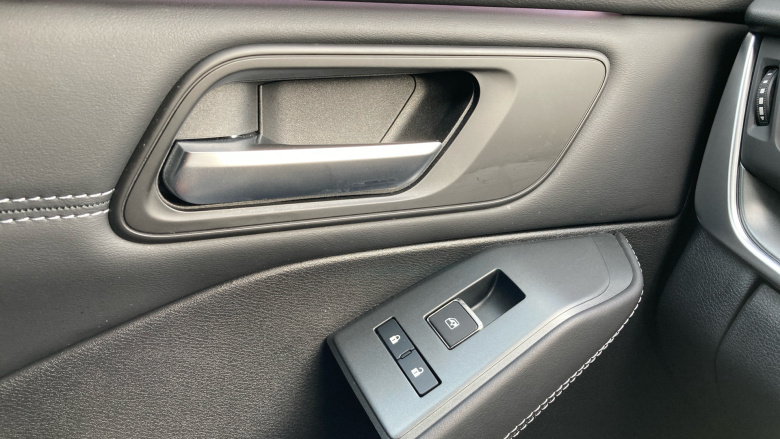 Nissan Qashqai 1.3 DiG-T MH 158 N-Connecta 5dr Petrol Hatchback